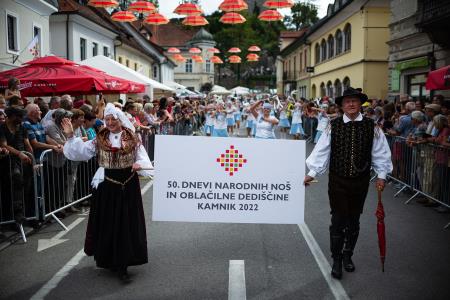 Izjemen obisk zaznamoval 50. Dneve narodnih noš in oblačilne dediščine v Kamniku (Blaž T. Muc)  (43)